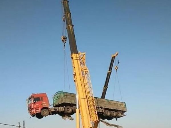 鹤山市吊车出租电话_专业的吊车出租公司应具备哪些条件